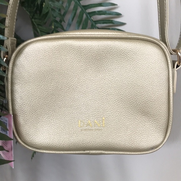 Brand New Danielle Nicole Star Wars Mandalorian Baby Yoda Grogu Crossbody Purse - Picture 4 of 14